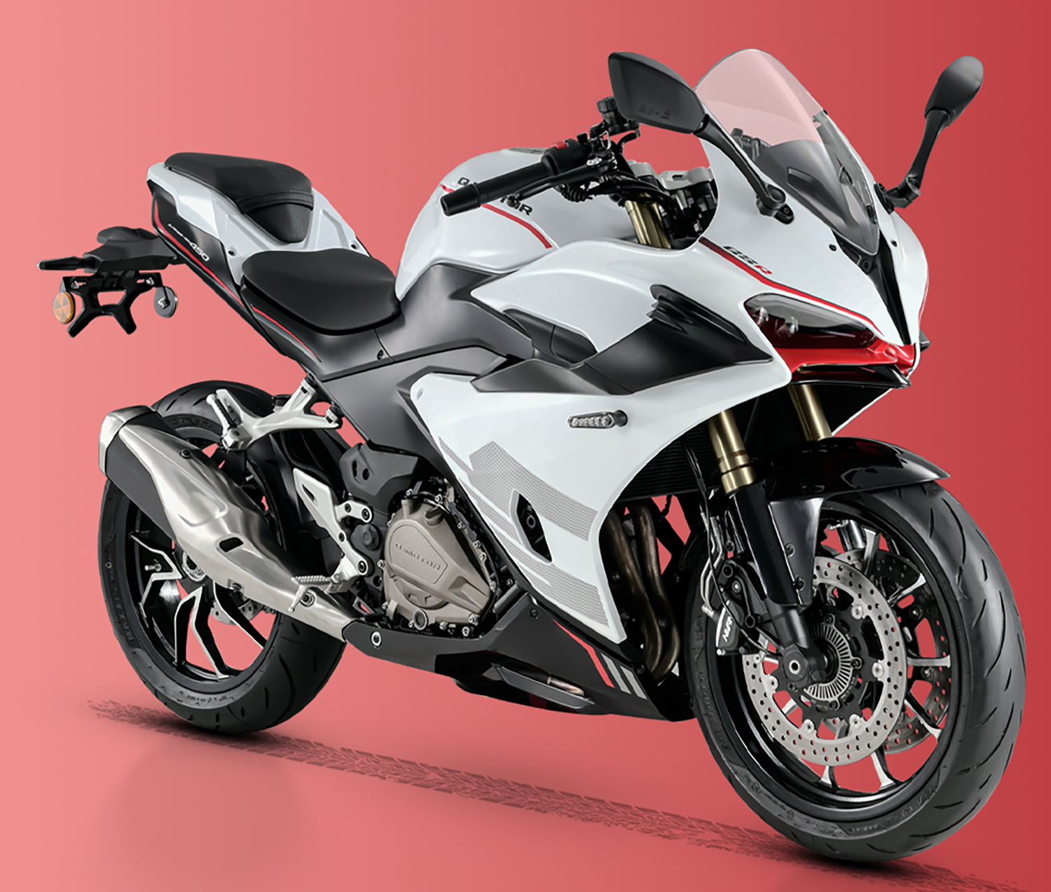 Et billede, der indeholder d�k, hjul, k�ret�j, motorcykel

AI-genereret indhold kan v�re ukorrekt.