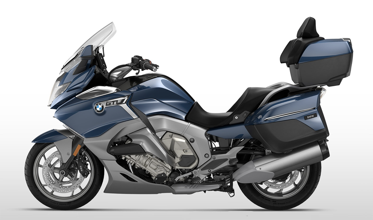 Et billede, der indeholder motorcykel, udendrs, vej, parkeret

Automatisk genereret beskrivelse