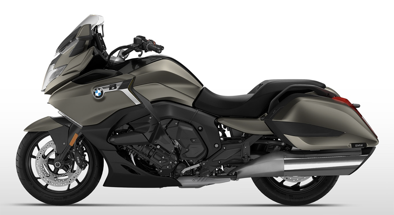 Et billede, der indeholder motorcykel, udendrs, vej, parkeret

Automatisk genereret beskrivelse