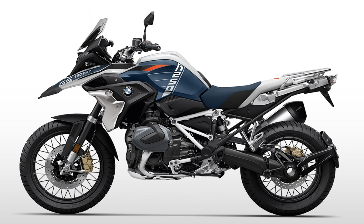 Et billede, der indeholder motorcykel, vej, parkeret, udendrs

Automatisk genereret beskrivelse