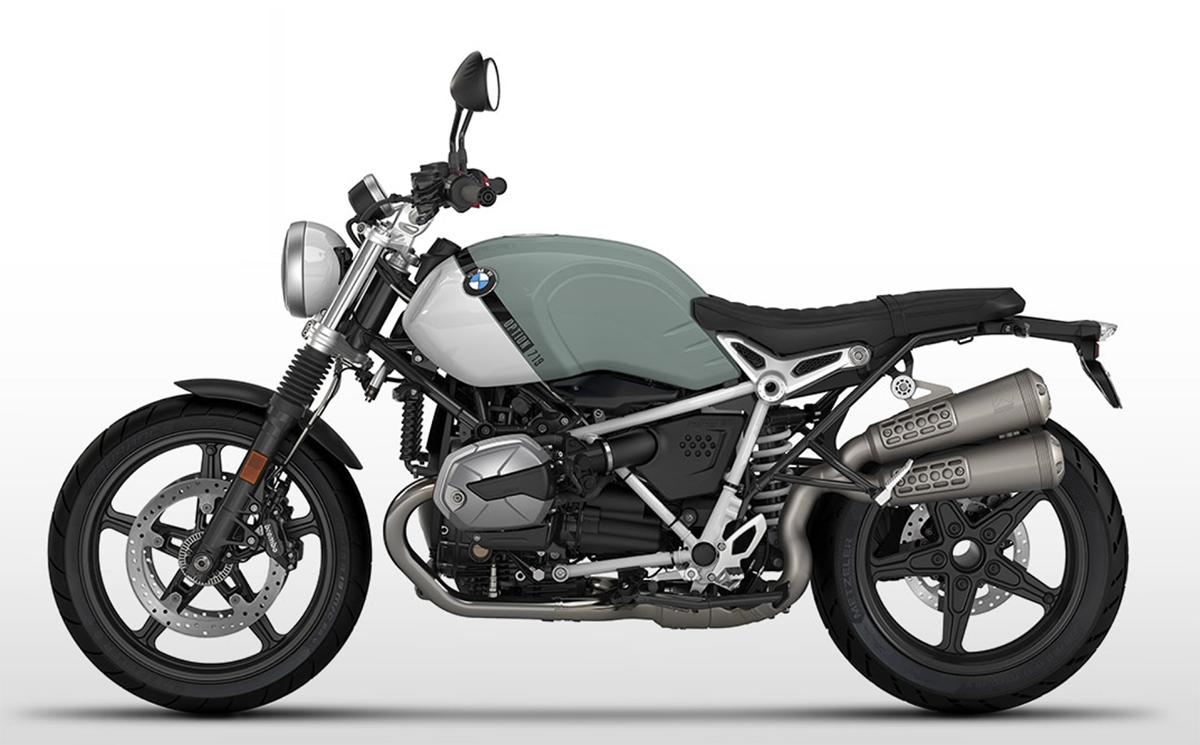 Et billede, der indeholder motorcykel, udendrs, parkeret, sort

Automatisk genereret beskrivelse