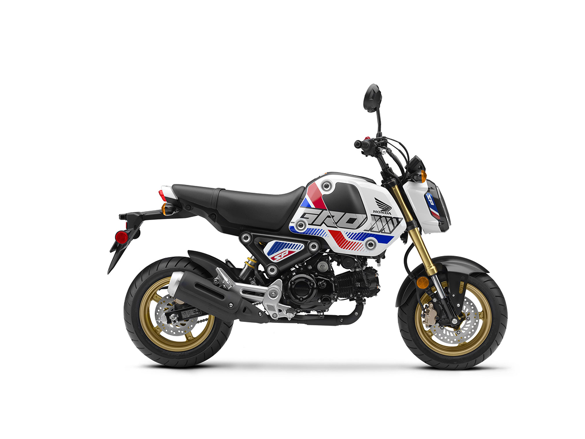 Et billede, der indeholder motorcykel, parkeret, motorcykling

Automatisk genereret beskrivelse