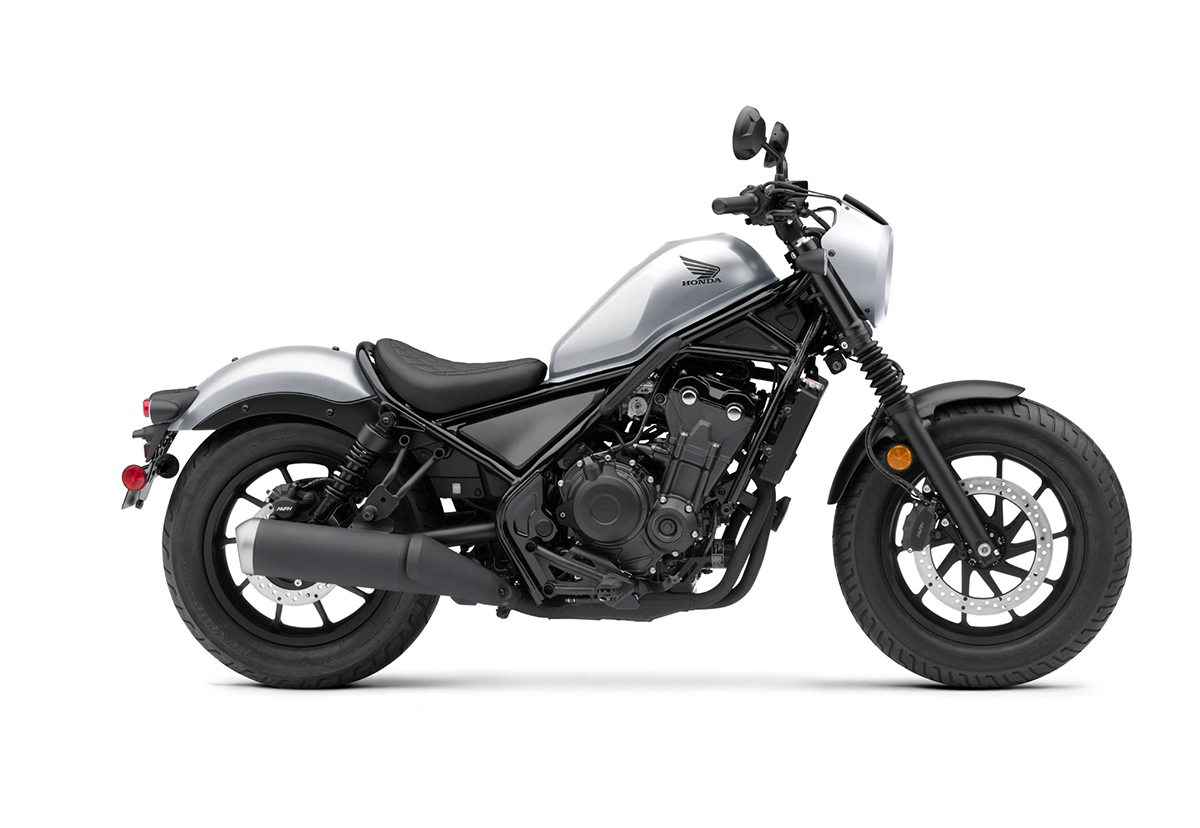 Et billede, der indeholder motorcykel, udendrs, parkeret, sort

Automatisk genereret beskrivelse