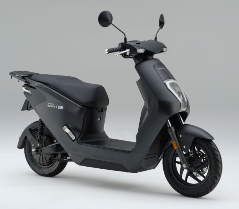 Et billede, der indeholder motorcykel, udendrs, transport, parkeret

Automatisk genereret beskrivelse