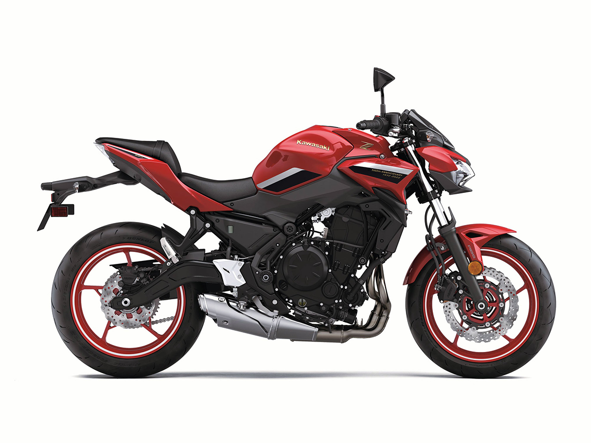 Et billede, der indeholder motorcykel, parkeret, udendrs, rd

Automatisk genereret beskrivelse