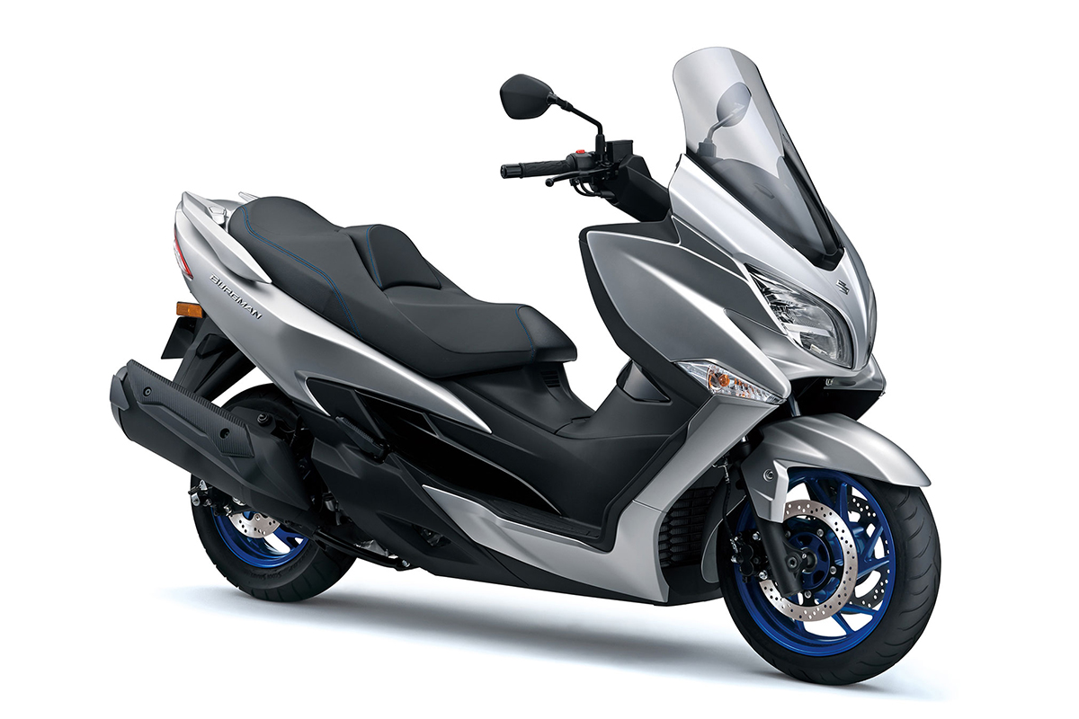 Et billede, der indeholder motorcykel, parkeret, udendrs, scooter

Automatisk genereret beskrivelse
