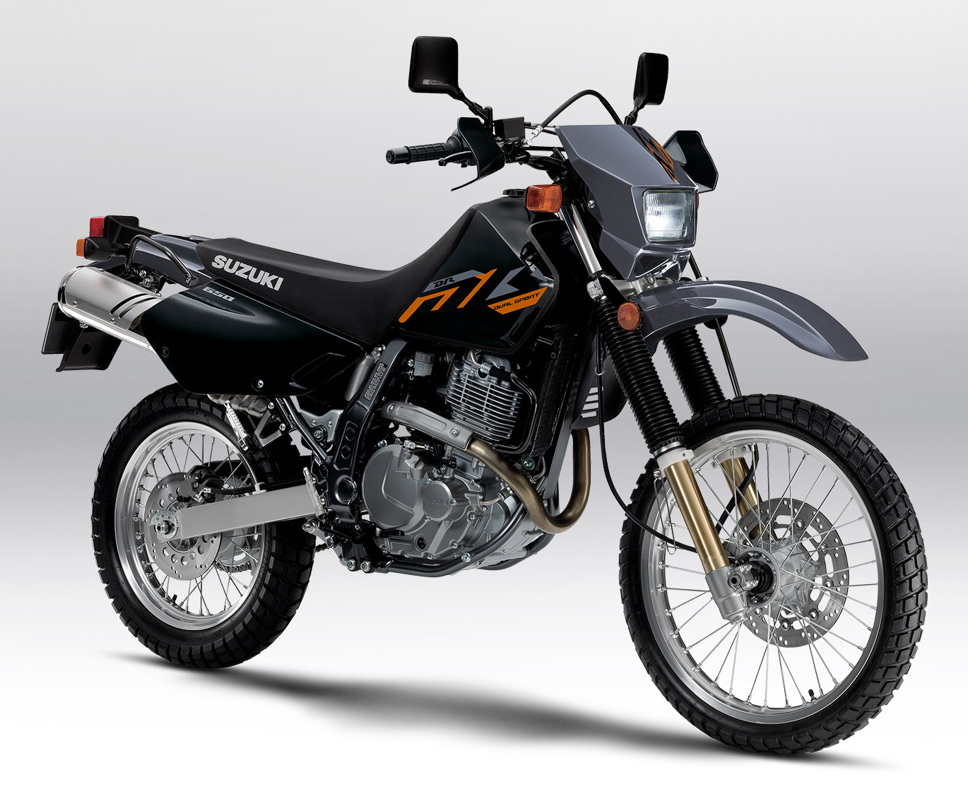 Et billede, der indeholder motorcykel, parkeret

Automatisk genereret beskrivelse